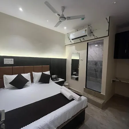 Powai Palace 3*
