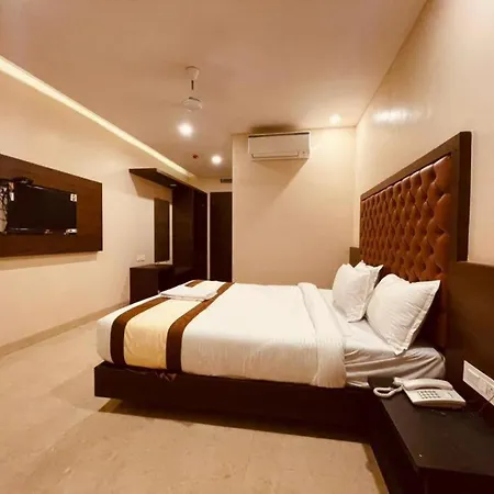 Vertigo Kurla West Hotel