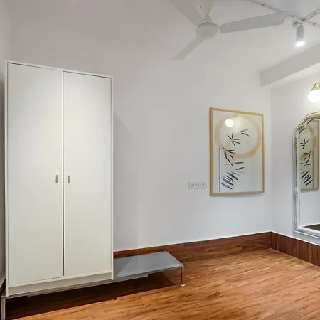 48b 1bhk Khar W By The Company * Mumbai