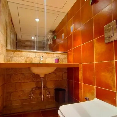 Corporate Apartment, Santacruz, Near Bkc
