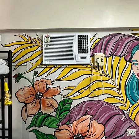 Krazyhostel Hostel *