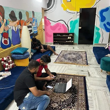 Krazyhostel
