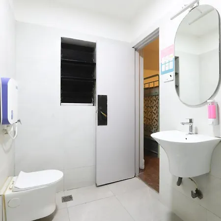Mantra Hostel *