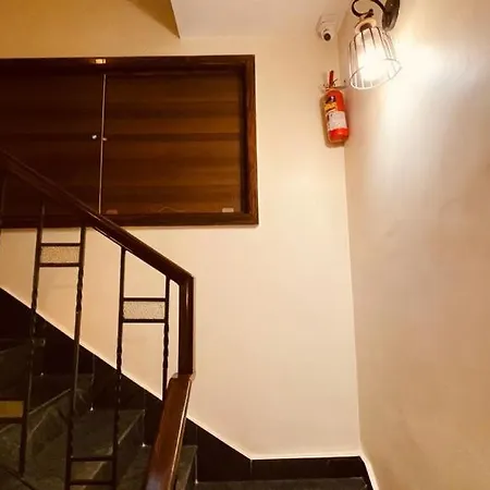 Tim Santacruz Airport Apartment *
