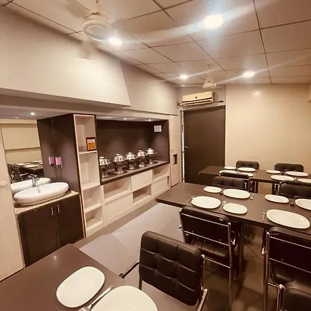 Tim Service Goregaon East Near Nesco 3* Mumbai