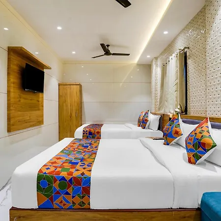 Hotel Via Rr Residency - Near Bkc 3*
