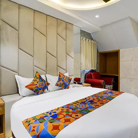 Via Rr Residency - Near Bkc Hotel
