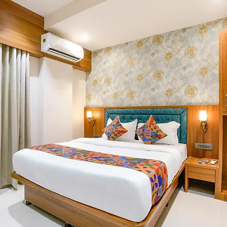Hotel Fabhotel Status Residency 3*