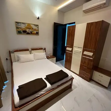 Stayhaven Starmount 4bhk & Pool Mumbai