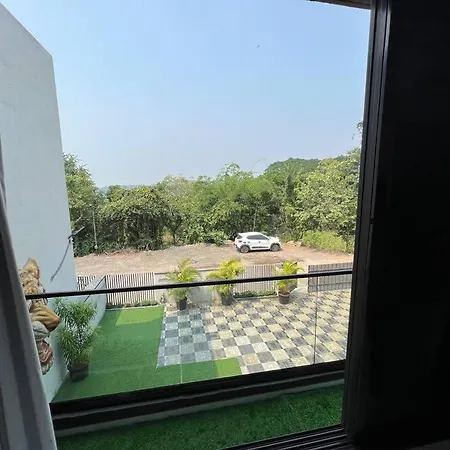 Stayhaven Starmount 4bhk & Pool *