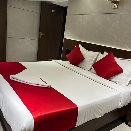 Guest house Woodland Near Dadar Railway Station Mumbai