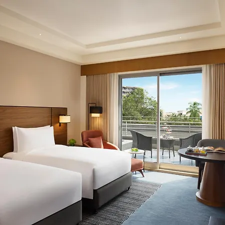 Grand Hyatt And Residences 5*