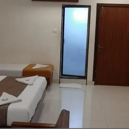 Hotel Fabhotel Golden Palms Mumbai
