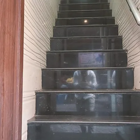 Nityanannd- Sakinaka Metro Station Guest house *