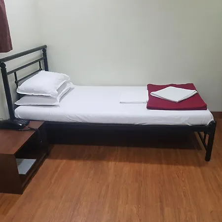 Hotel Kumkum 2*