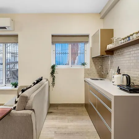 Maven 1bhk Khar W By The Company Bed & Breakfast