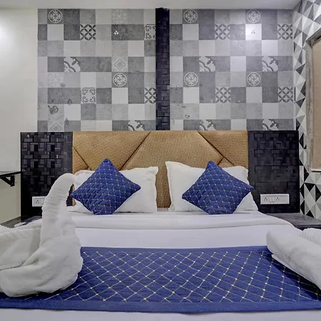 Parle Capsule hotel *