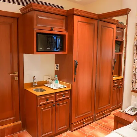 Corporate Apartment, Santacruz, Near Bkc