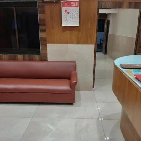 Rk Hotel-near Grant Road Railway Station
