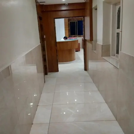 Rk Hotel-near Grant Road Railway Station 2* Mumbai