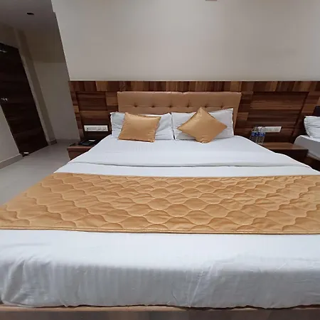 Hotel Rk Hotel-near Grant Road Railway Station