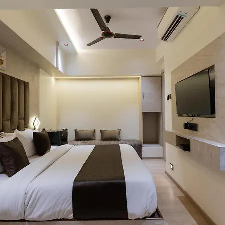Hotel Larmont Luxury 3*