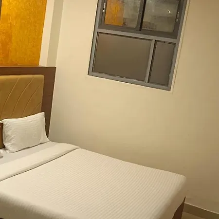 Le West Near Exhibition Center & Hotel 3*