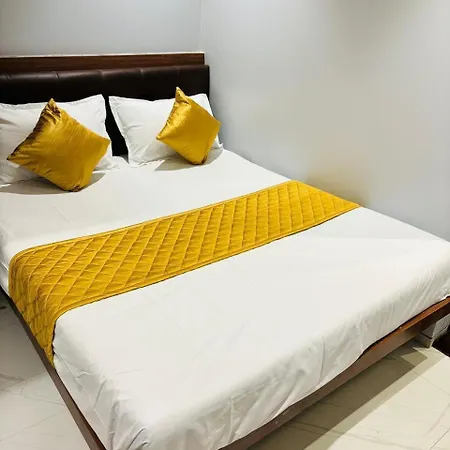 Hotel Glitz Powai - Nr Iit Mumbai