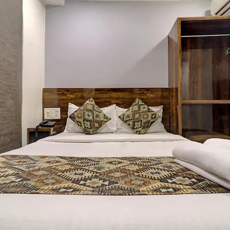 Hotel Merry Gold *