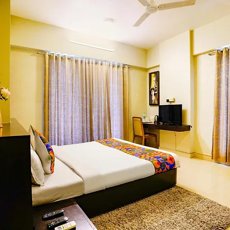 Fabhotel Corporate Bandra 3*