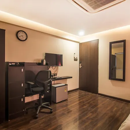 Bed & Breakfast The V Sadan Mumbai