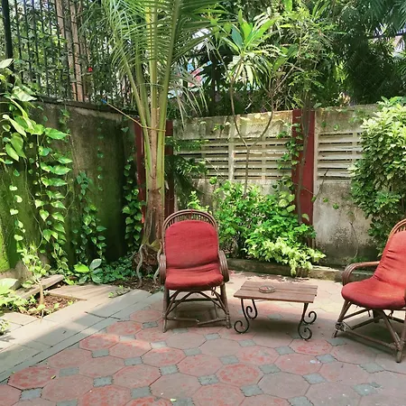 Bed & Breakfast The V Sadan 4*