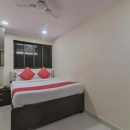 O By Oyo Ak Palace Near Chhatrapati Shivaji International Airport Hotel
