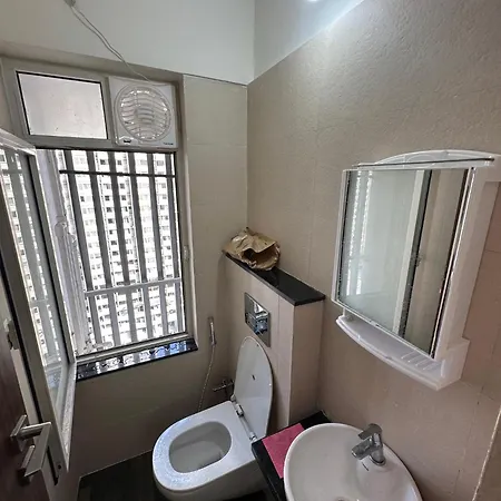 Economical 1bhk On Western Highway Apartment *