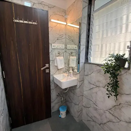 Apartment Bandra Nest Peaceful Retreat Nr Veronica Road *