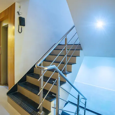 Hotel Treebo Anam International 3*