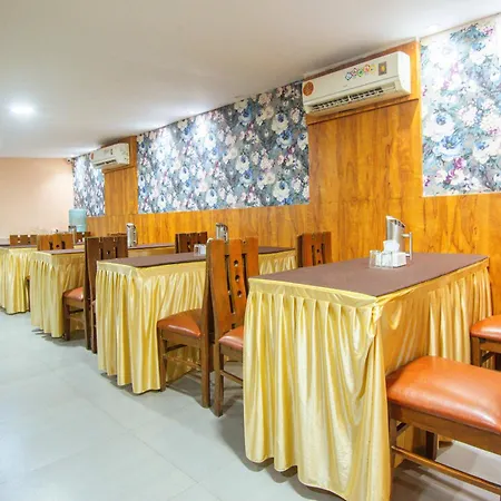 Treebo Anam International 3*