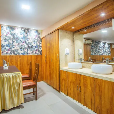 Hotel Treebo Anam International
