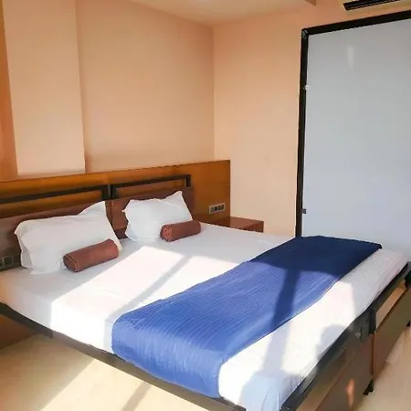 Cozy In Andheri Near Airport Apartment *