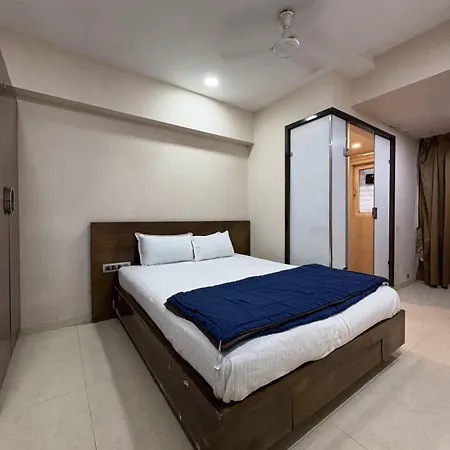 Apartment Cozy In Andheri Near Airport
