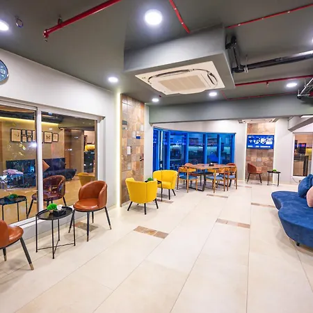 Hotel Indie Studios, Chembur 3*