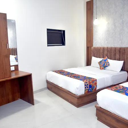 Hotel Pride Near Airport T2