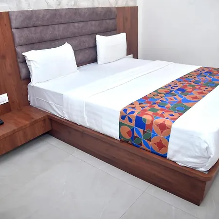 Hotel Pride Near Airport T2 *
