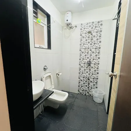 Luna Spaces- Blues Nr International Airport * Mumbai