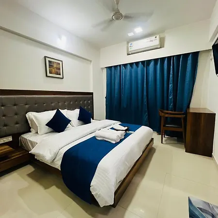 Apartment Luna Spaces- 3 Bedroom In Powai
