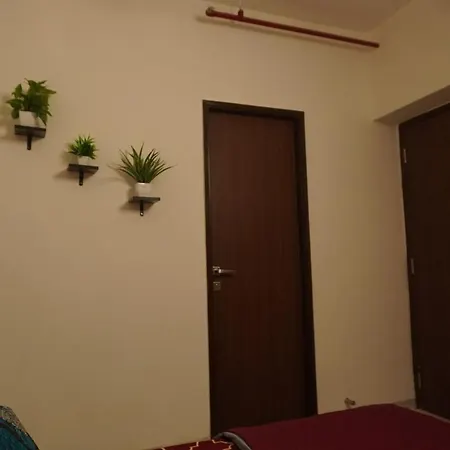 Apartment Sky View Near Nesco & Jp Morgan Mumbai