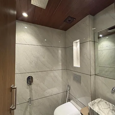 Sai Samrudhi Western Express Highway Hotel