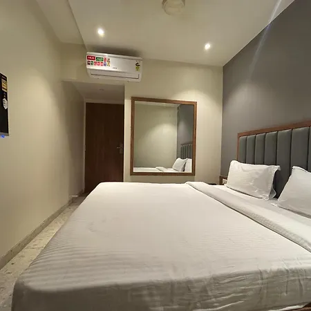 Sai Samrudhi Western Express Highway Hotel
