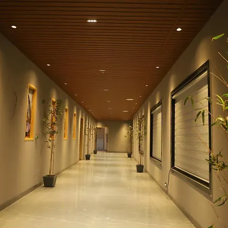 37th Crescent Navi