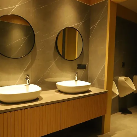 37th Crescent Navi Hotel 4*